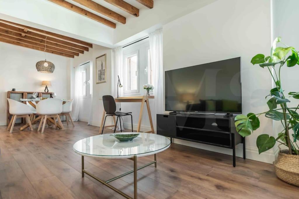 Modern Apartment Next To The Cervantes Theatre By Rems Malaga Zewnętrze zdjęcie