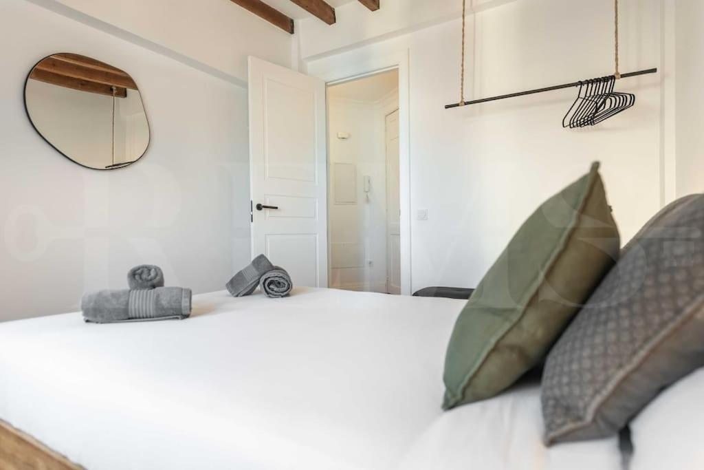 Modern Apartment Next To The Cervantes Theatre By Rems Malaga Zewnętrze zdjęcie