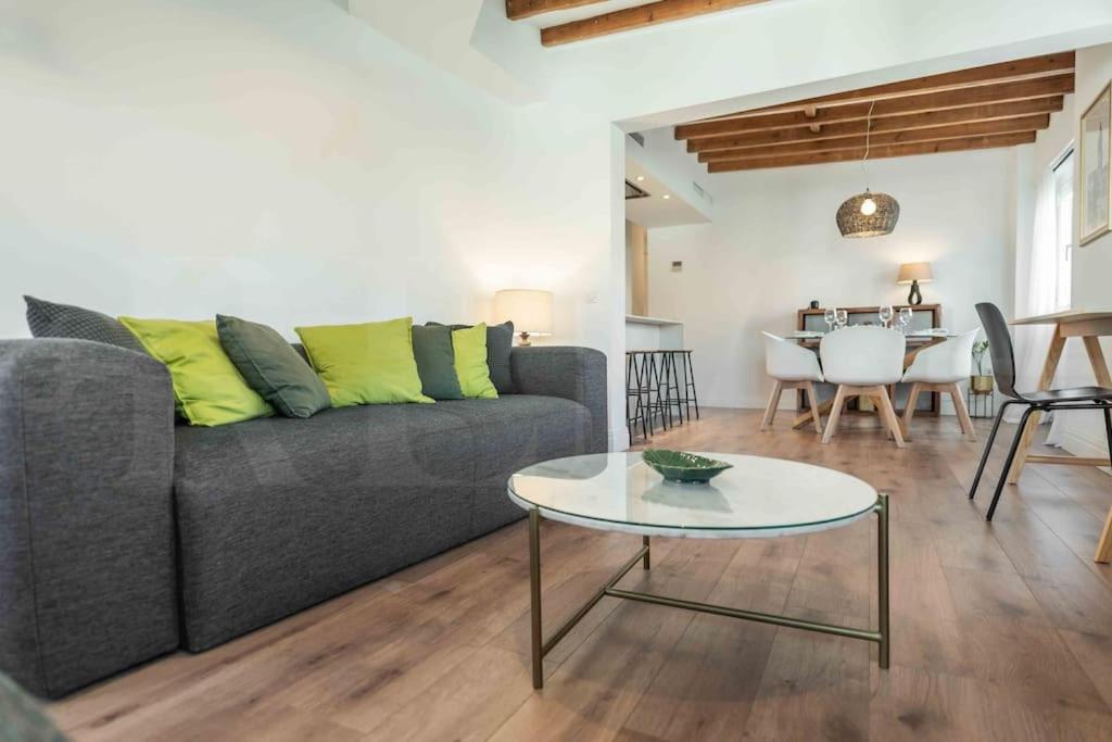 Modern Apartment Next To The Cervantes Theatre By Rems Malaga Zewnętrze zdjęcie